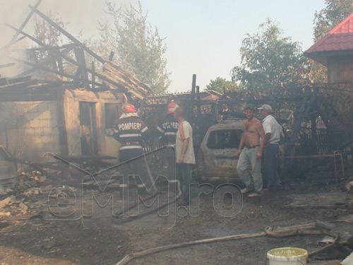 Foto: incendiu Lapusel - abator Ioan Tataran (c) eMaramures.ro